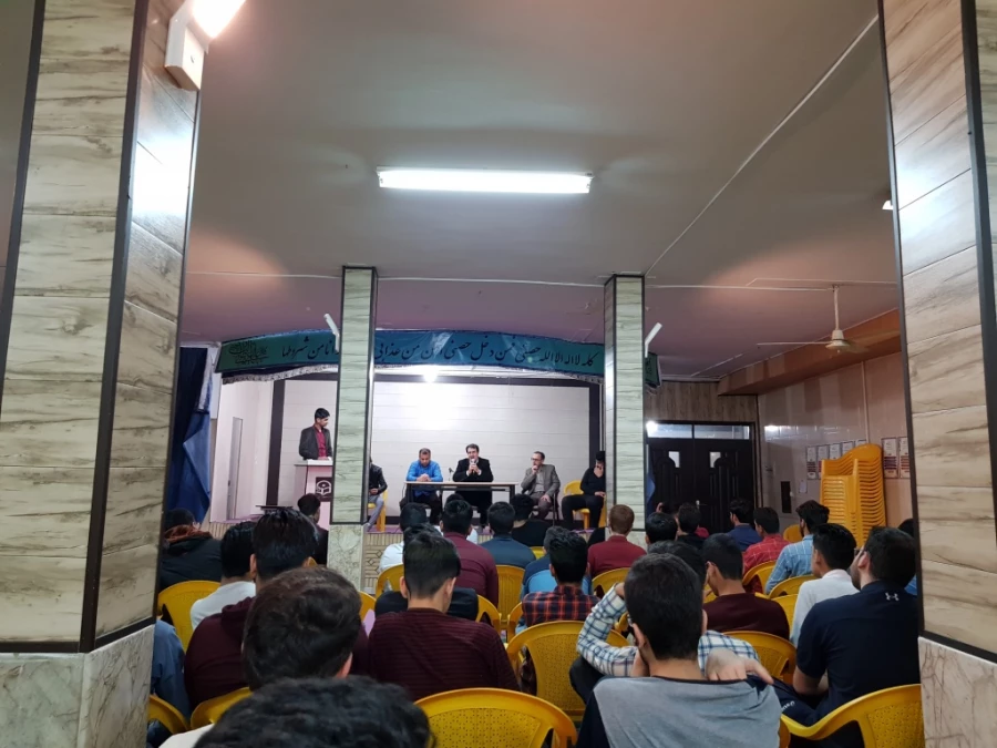 همزمان با روز دانشجو انجام شد : 
جلسه پرسش و پاسخ با حضور مسئولین واحد دانشور پیرامون مسائل صنفی ، رفاهی و آموزشی و پژوهشی 4