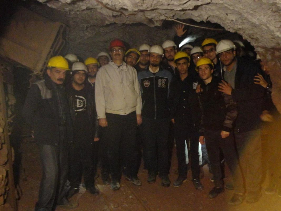 همزمان با هفته پژوهش انجام شد : 
بازدید علمی دانشجویان از معاون فیروزه و نمک شهرستان نیشابور  3