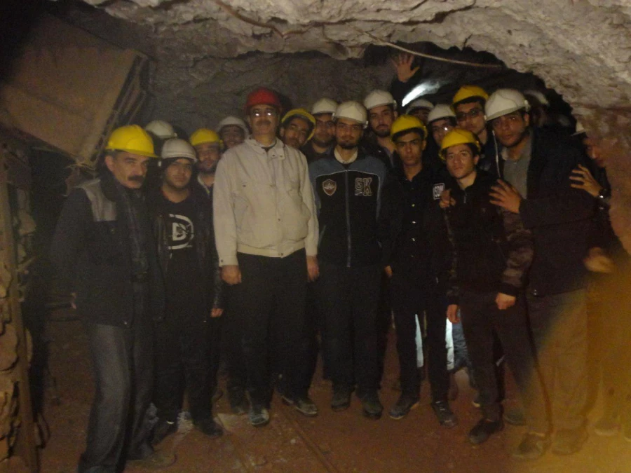 همزمان با هفته پژوهش انجام شد : 
بازدید علمی دانشجویان از معاون فیروزه و نمک شهرستان نیشابور  3