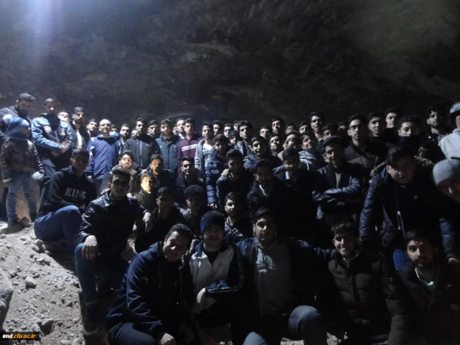 همزمان با هفته پژوهش انجام شد : 
بازدید علمی دانشجویان از معاون فیروزه و نمک شهرستان نیشابور  5