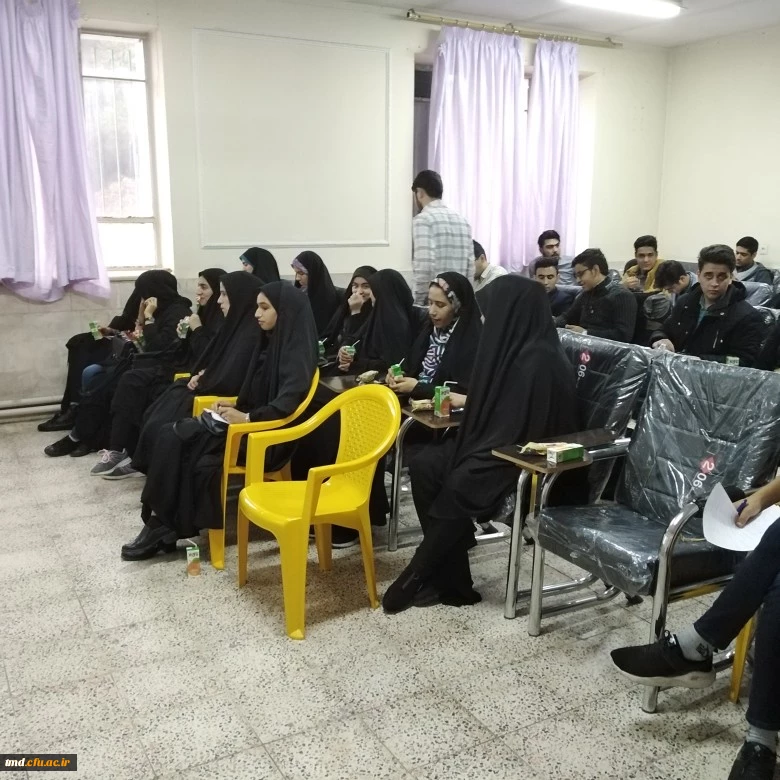 با حضور دکتر مهرآذین و مشارکت فعال و پرنشاط دانشجویان واحد دانشور انجام شد : 
کارگاه آموزشی 8 گام تا ازدواج موفق 7