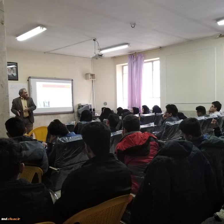 با حضور دکتر مهرآذین و مشارکت فعال و پرنشاط دانشجویان واحد دانشور انجام شد : 
کارگاه آموزشی 8 گام تا ازدواج موفق 10