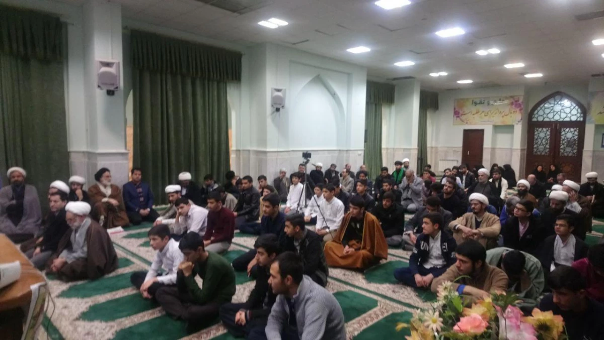 همزمان با سالروز شهادت شهید مفتح و روز وحدت حوزه و دانشگاه انجام شد : 
حضور اساتید و دانشجویان در مراسم روز وحدت حوزه و دانشگاه  2