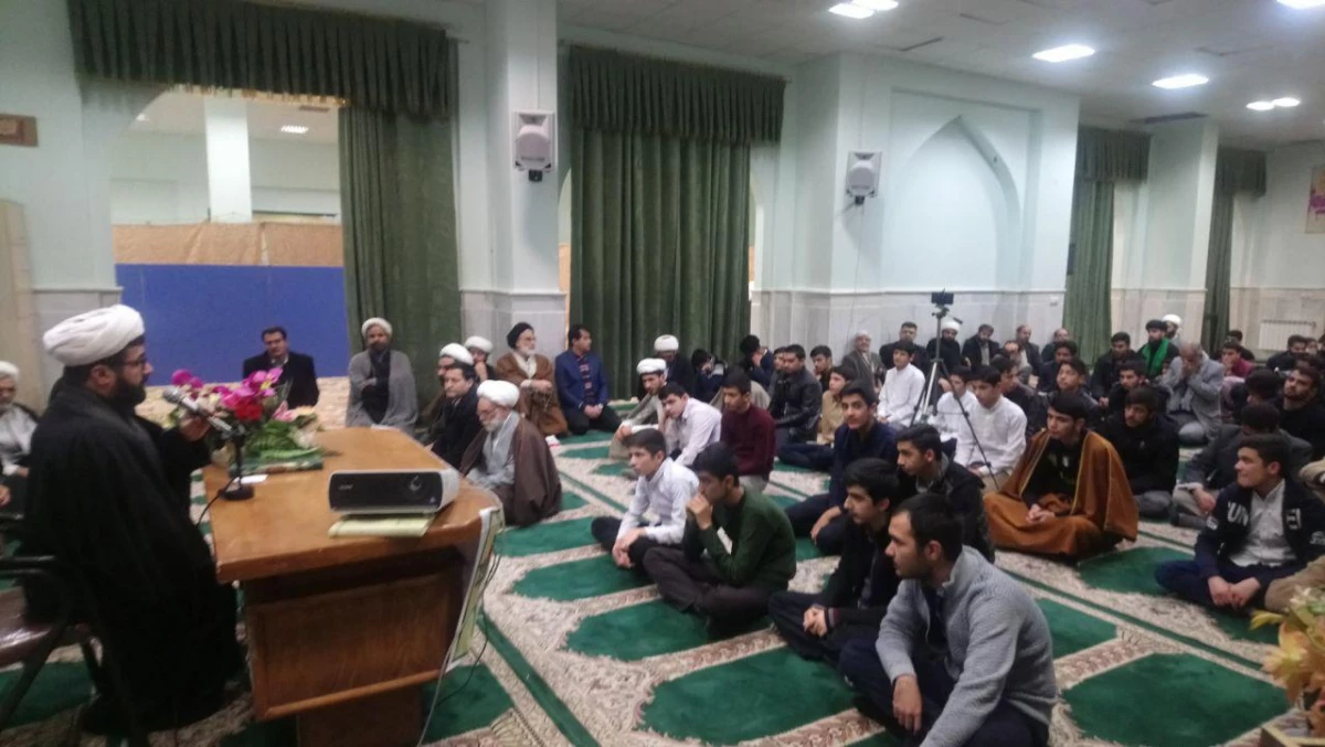 همزمان با سالروز شهادت شهید مفتح و روز وحدت حوزه و دانشگاه انجام شد : 
حضور اساتید و دانشجویان در مراسم روز وحدت حوزه و دانشگاه  3