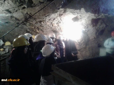 در روزهای پایانی هفته پژوهش و همزمان با اولین روز زمستان انجام شد : 
بازدید دانشجویان خواهر ورودی 98 از معادن فیروزه و نمک شهرستان نیشابور 