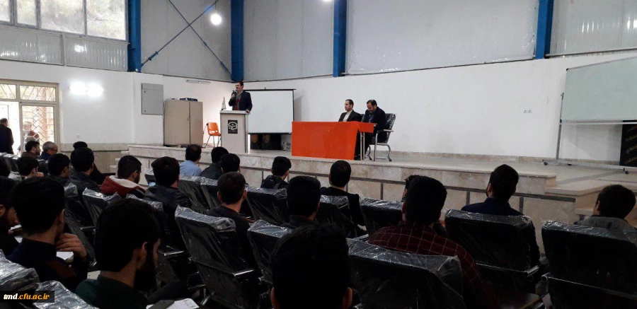 با حضور مسئولین هسته گزینش اداره کل آموزش و پرورش خراسان رضوی انجام شد : 
جلسه پرسش و پاسخ در خصوص مسائل مرتبط با گزینش و تبیین فرایند گزینش دانشجویان در طول مدت تحصیل 2