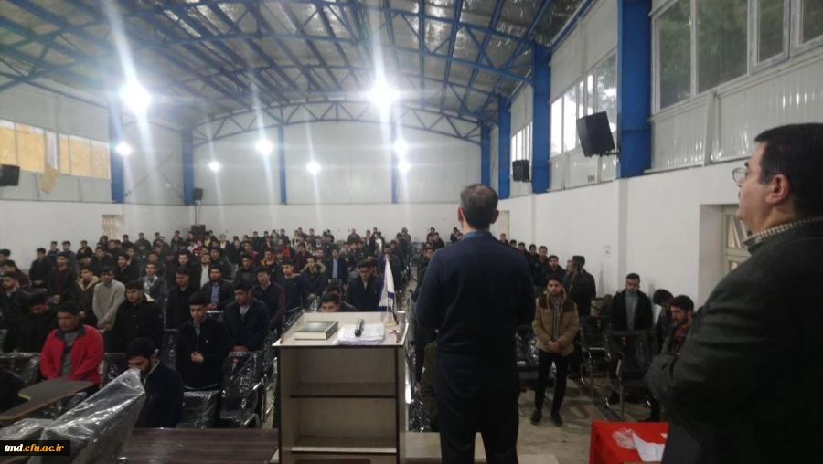 با حضور دانشجویان ، اساتید و کارکنان واحد دانشور برگزار شد : 
برگزاری مراسم ویژه شهادت سردار حاج قاسم سلیمانی ، جان باختگان در حادثه کرمان و سانحه هوایی  2