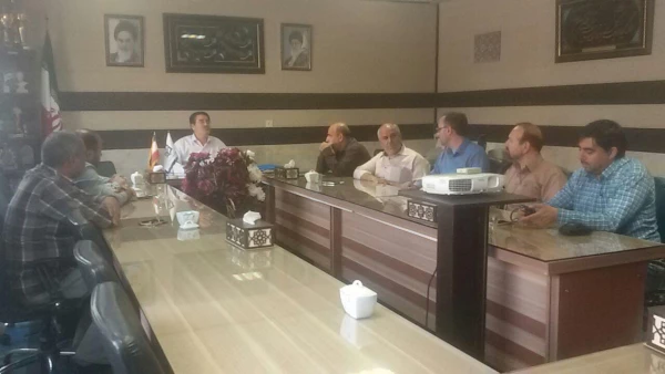 با حضور کارکنان واحد دانشور برگزار شد : 
برگزاری جلسه شورای اداری واحد دانشور  2