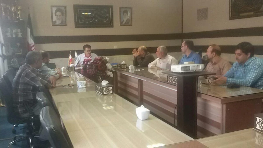 با حضور کارکنان واحد دانشور برگزار شد : 
برگزاری جلسه شورای اداری واحد دانشور  3