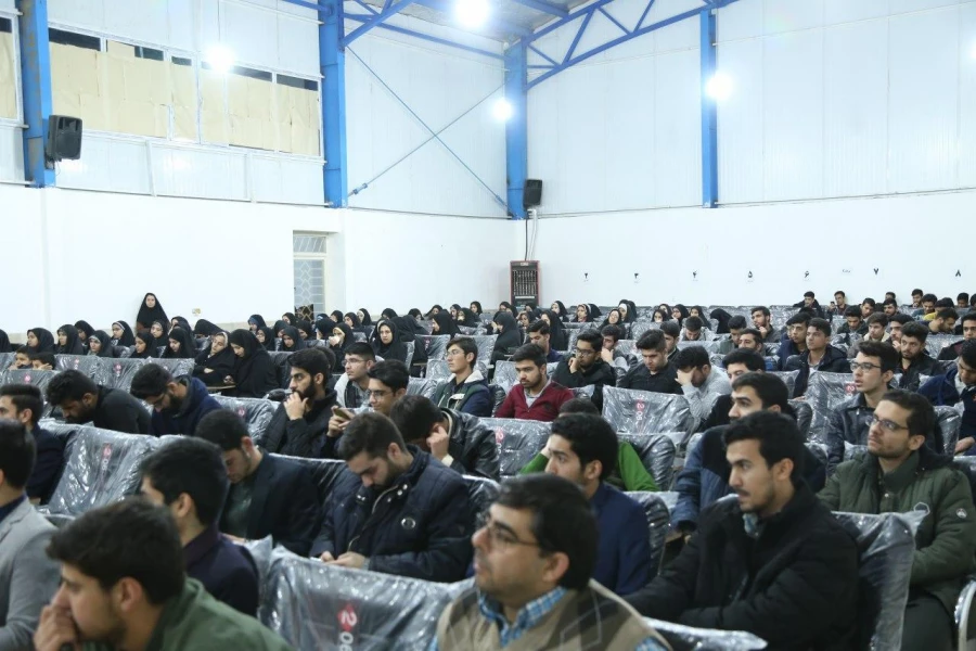 به همت بسیج دانشجویی واحد دانشور برگزار شد : 
همایش سیاسی چهل و یک سال مقاومت  به مناسبت طلیعه چهل و یکمین سالگرد پیروزی انقلاب اسلامی 3