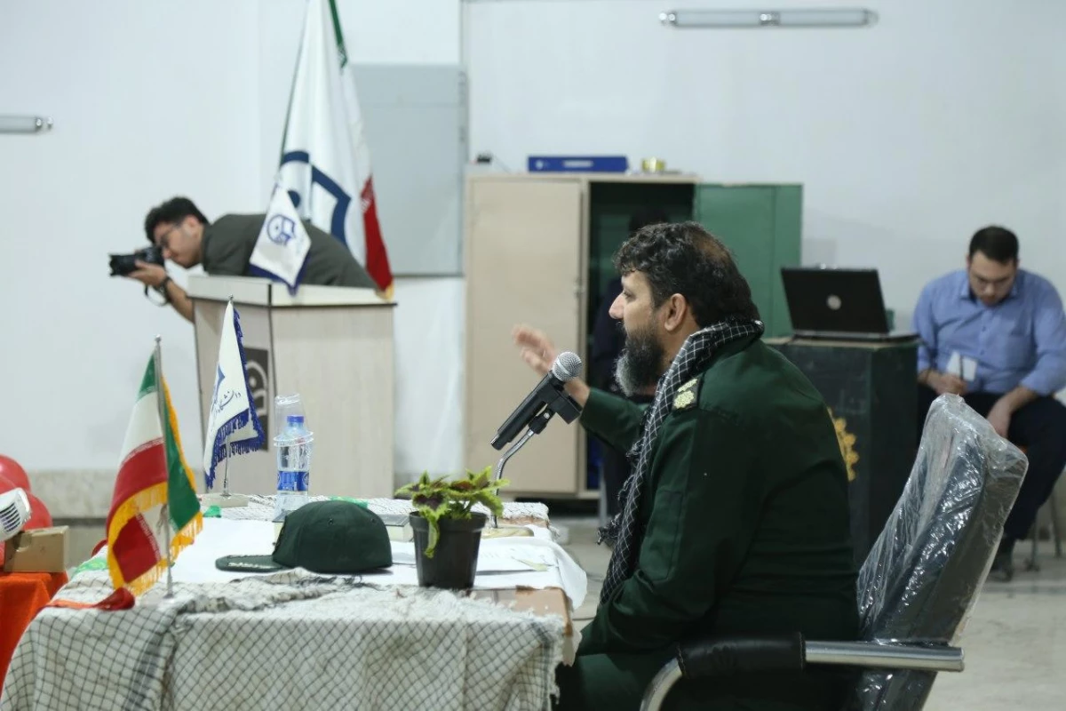 به همت بسیج دانشجویی واحد دانشور برگزار شد : 
همایش سیاسی چهل و یک سال مقاومت  به مناسبت طلیعه چهل و یکمین سالگرد پیروزی انقلاب اسلامی 9