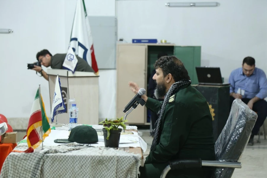 به همت بسیج دانشجویی واحد دانشور برگزار شد : 
همایش سیاسی چهل و یک سال مقاومت  به مناسبت طلیعه چهل و یکمین سالگرد پیروزی انقلاب اسلامی 9