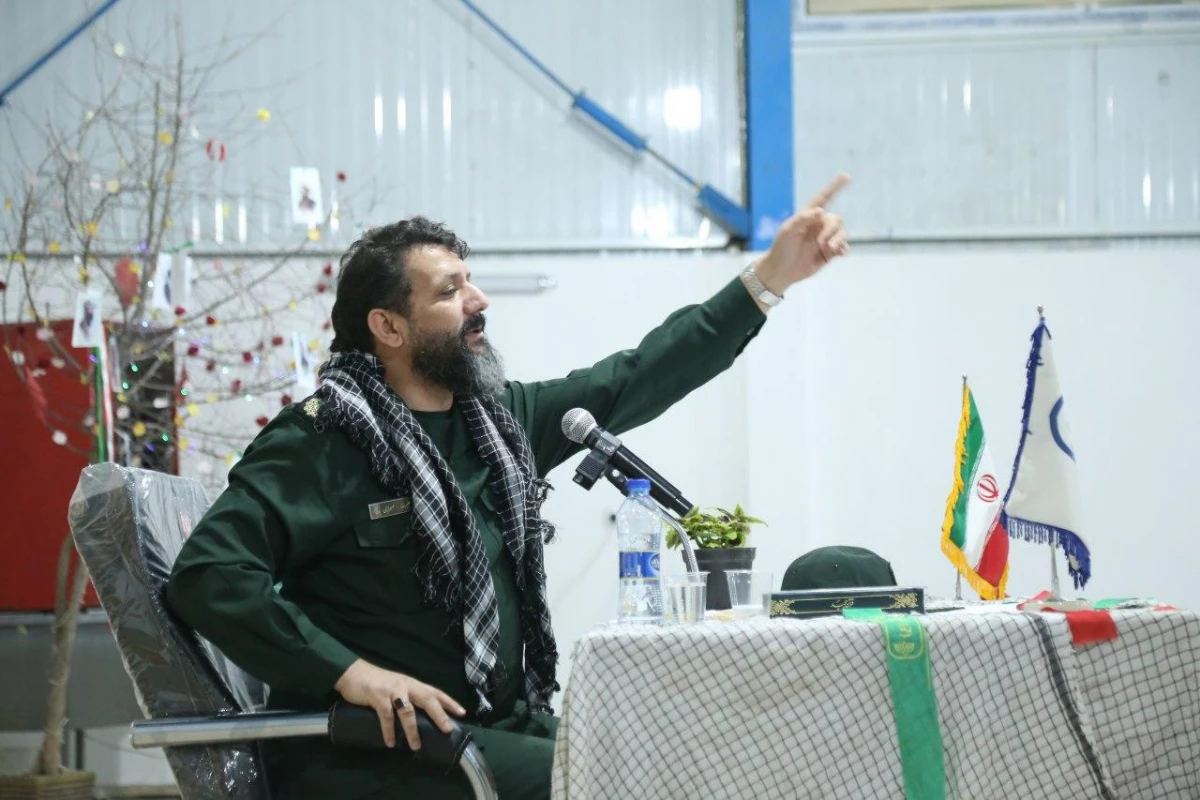 به همت بسیج دانشجویی واحد دانشور برگزار شد : 
همایش سیاسی چهل و یک سال مقاومت  به مناسبت طلیعه چهل و یکمین سالگرد پیروزی انقلاب اسلامی 11