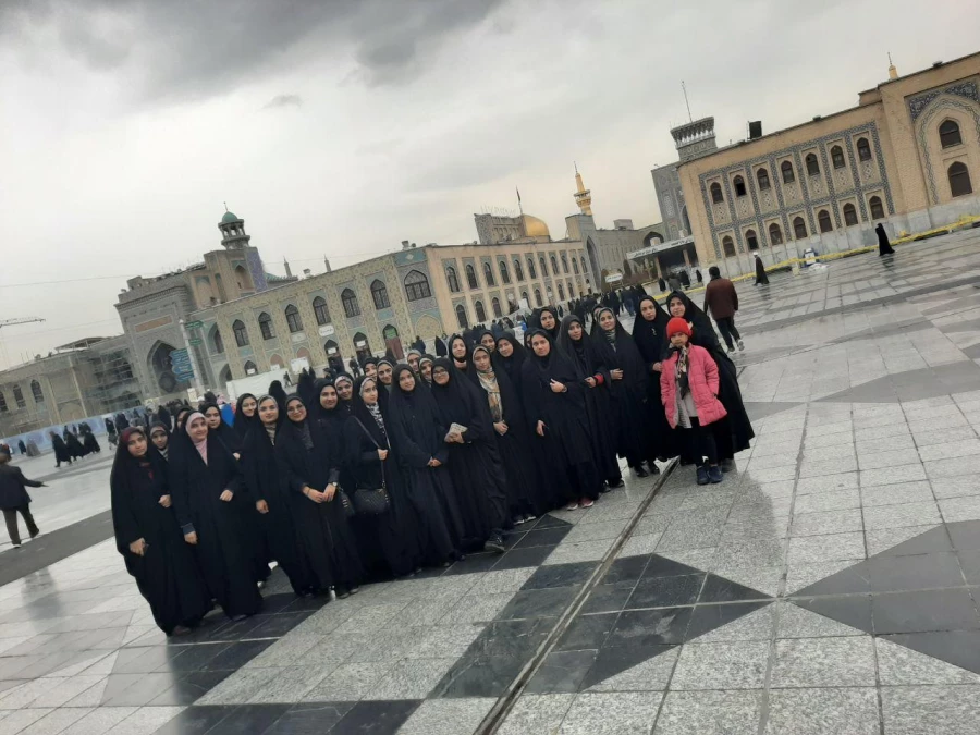 با حضور و مشارکت دانشجویان واحد خواهران دانشور برگزار شد : 
زیارت  حرم مطهر رضوی و بازدید از نمایشگاه صنایع هسته ای  3