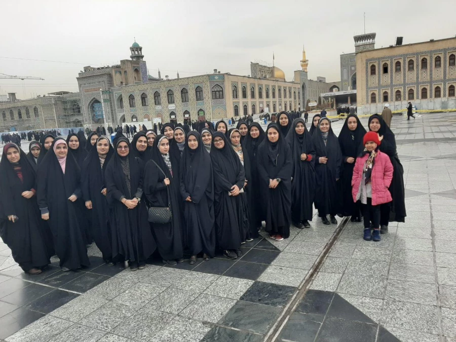 با حضور و مشارکت دانشجویان واحد خواهران دانشور برگزار شد : 
زیارت  حرم مطهر رضوی و بازدید از نمایشگاه صنایع هسته ای  4
