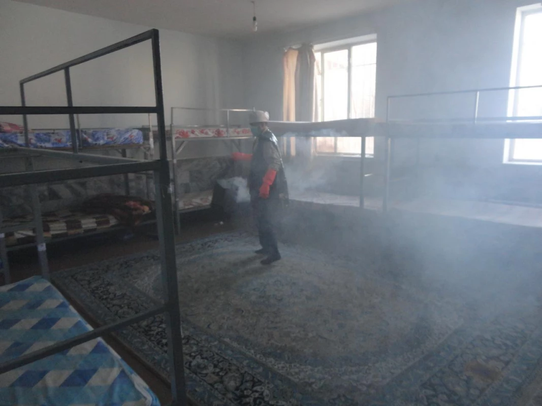 در راستای پیشگیری و مقابله با ویروس کرونا انجام شد : 
ضد عفونی و نظافت عمومی فضای سراهای دانشجویی ، کلاسها ، آشپزخانه و سالن های واحد دانشور  2