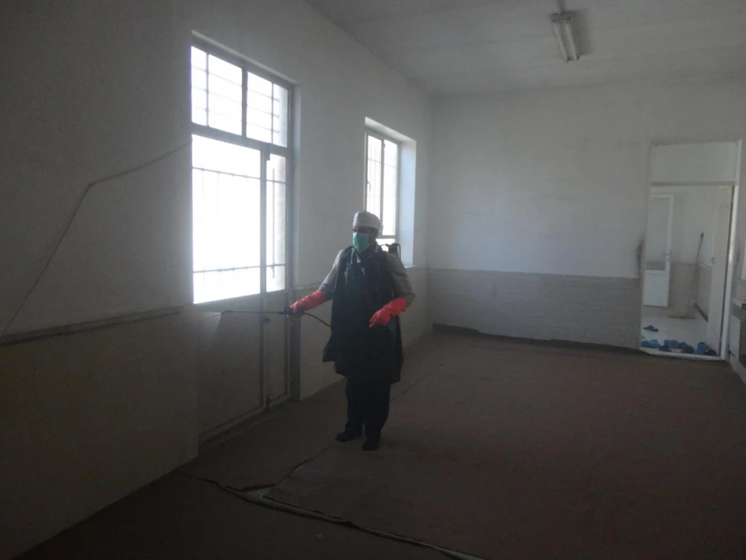 در راستای پیشگیری و مقابله با ویروس کرونا انجام شد : 
ضد عفونی و نظافت عمومی فضای سراهای دانشجویی ، کلاسها ، آشپزخانه و سالن های واحد دانشور  10