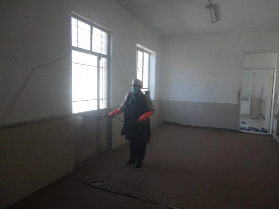 در راستای پیشگیری و مقابله با ویروس کرونا انجام شد : 
ضد عفونی و نظافت عمومی فضای سراهای دانشجویی ، کلاسها ، آشپزخانه و سالن های واحد دانشور  10