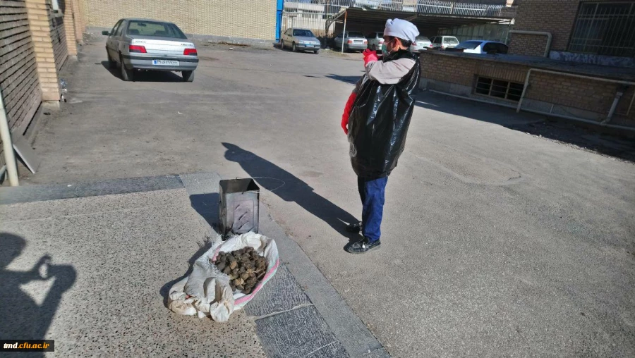 در راستای پیشگیری و مقابله با ویروس کرونا انجام شد : 
ضد عفونی و نظافت عمومی فضای سراهای دانشجویی ، کلاسها ، آشپزخانه و سالن های واحد دانشور  13