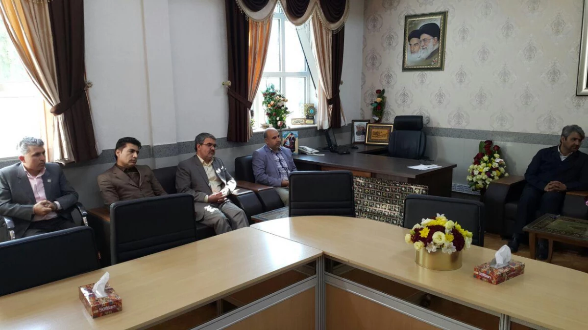 همزمان با هفته بزرگداشت مقام معلم انجام شد :  
دیدار با مدیر جدید آموزش و پرورش شهرستان نیشابور آقای دکتر رضا کلیدری 3