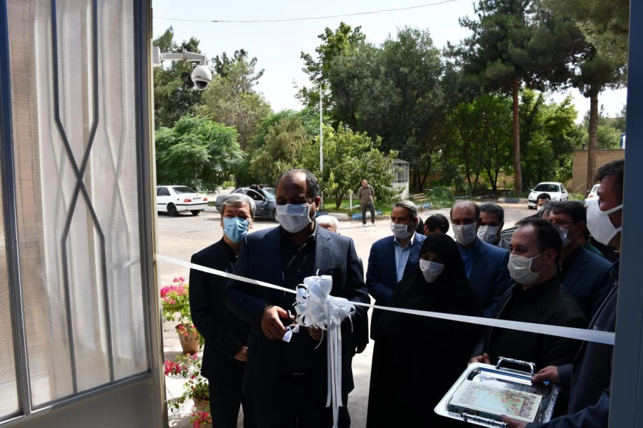 همزمان با هفته دولت و با حضور آقای مهندس رخشانی مهر معاون وزیر و رئیس سازمان نوسازی مدارس انجام شد : 
آئین افتتاح مرحله اول سالن ورزشی چند منظوره واحد دانشور نیشابور 13