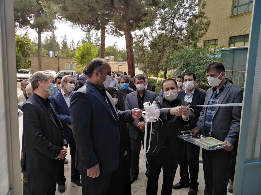 همزمان با هفته دولت و با حضور آقای مهندس رخشانی مهر معاون وزیر و رئیس سازمان نوسازی مدارس انجام شد : 
آئین افتتاح مرحله اول سالن ورزشی چند منظوره واحد دانشور نیشابور 14