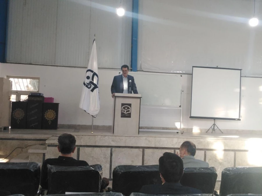 برگزاری جلسه شورای آموزشی اساتید واحد دانشور و کارگاه آموزشی آشنایی با سامانه یادگیری الکترونیک 8