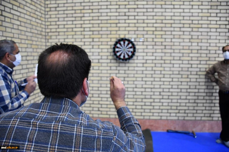 به مناسبت هفته تربیت بدنی برگزار شد :
برگزاری مسابقه دارت بین کارکنان واحد دانشور 
 2