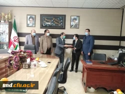 با حضور آقای  امیدی مسئول حراست دانشگاه فرهنگیان خراسان رضوی برگزار شد : 
مراسم معارفه کارشناس حراست واحد دانشور  2