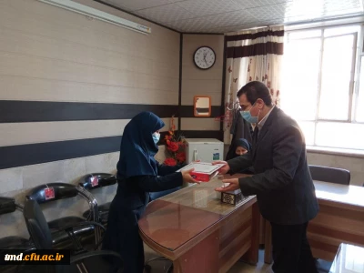 همزمان با میلاد حضرت زهرا( سلام الله علیها) و بزرگداشت مقام مادر برگزار شد : 
تجلیل از کارکنان خواهر واحد  دانشور نیشابور 