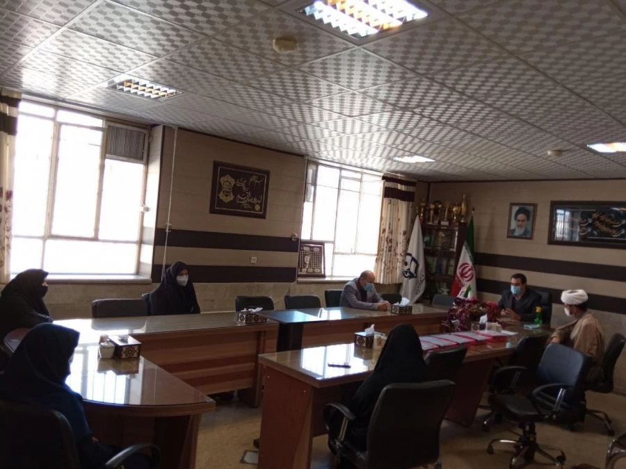 همزمان با میلاد حضرت زهرا( سلام الله علیها) و بزرگداشت مقام مادر برگزار شد : 
تجلیل از کارکنان خواهر واحد  دانشور نیشابور  4