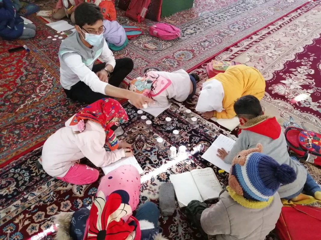 به همت بسیج دانشجویی واحد دانشور برگزار شد : 
حرکت جهادی دانشجویان واحد دانشور درایام نوروز  2