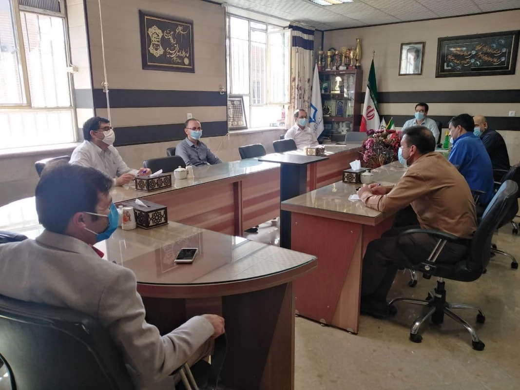 با حضور کارشناسانان واحد دانشور انجام شد : 
جلسه ساماندهی و کیفیت بخشی فضا ، تجهیزات ، فناوری  و نیروی انسانی 3