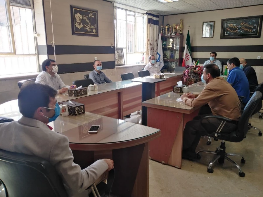 با حضور کارشناسانان واحد دانشور انجام شد : 
جلسه ساماندهی و کیفیت بخشی فضا ، تجهیزات ، فناوری  و نیروی انسانی 3