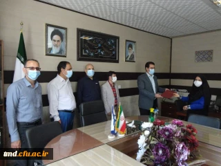 همزمان با روز 27 اردیبهشت ، روز روابط عمومی انجام شد . 
تجلیل از سرکار خانم اولادی مسئول محترم روابط عمومی واحد دانشور 