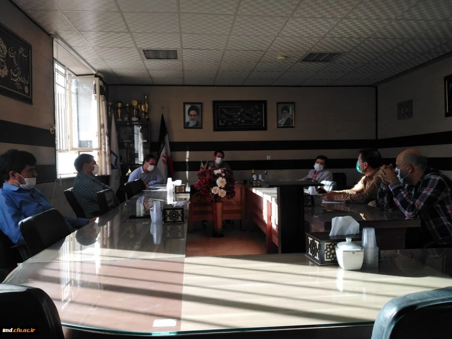 با حضور کارشناسان واحد دانشور انجام شد : 
جلسه آمادگی و برنامه ریزی  پذیرش دانشجویان در سال 1400 2