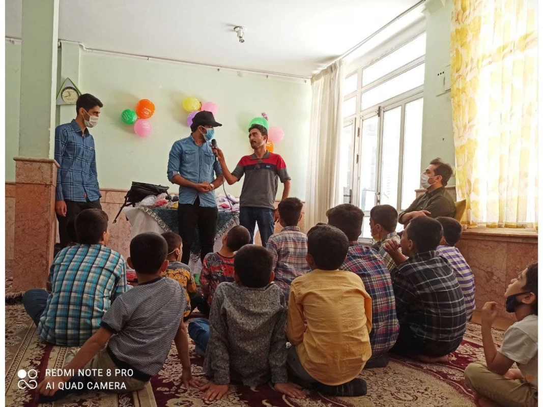 همزمان با عید سعید غدیر و با همت دانشجویان واحد دانشور انجام شد : 
برگزاری جشن در دو مرکز نگهداری کودکان بی سرپرست وابسته به بهزیستی  3