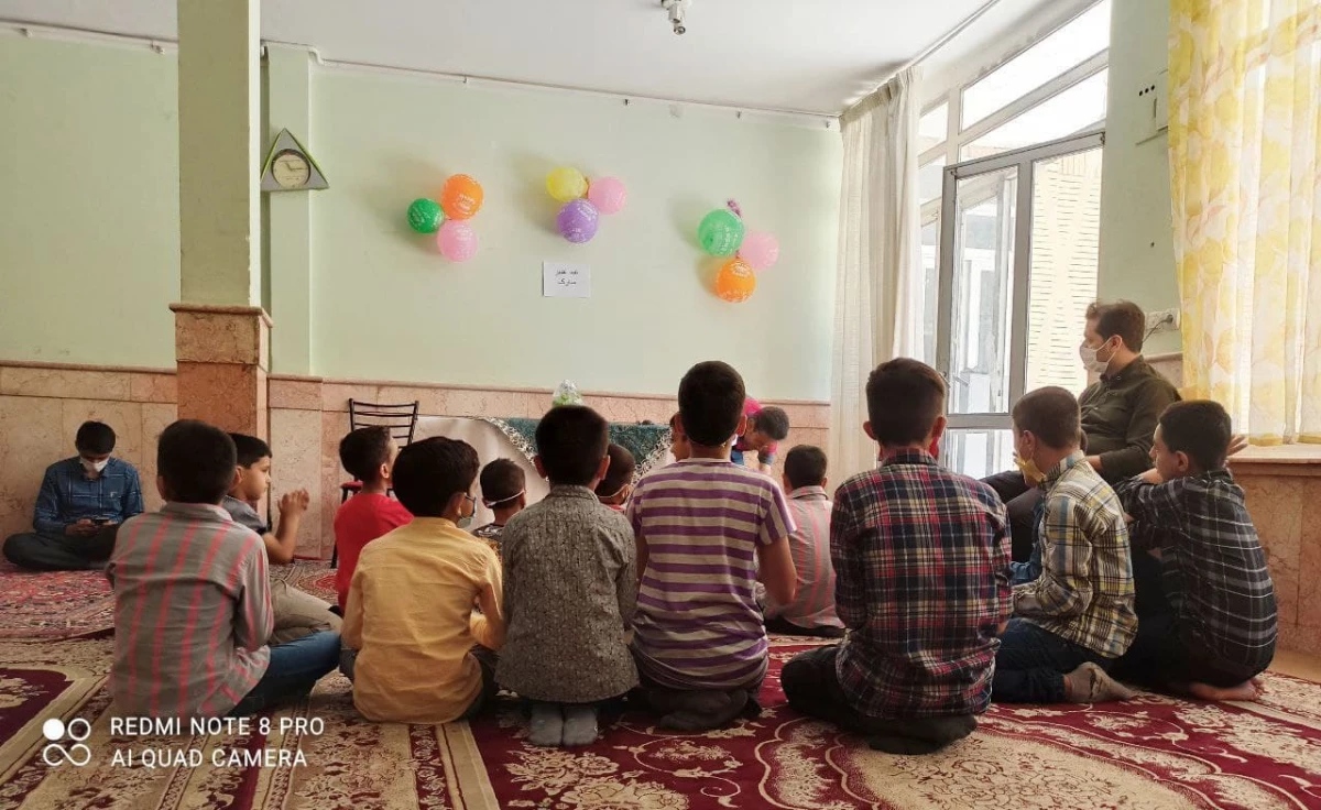 همزمان با عید سعید غدیر و با همت دانشجویان واحد دانشور انجام شد : 
برگزاری جشن در دو مرکز نگهداری کودکان بی سرپرست وابسته به بهزیستی  4