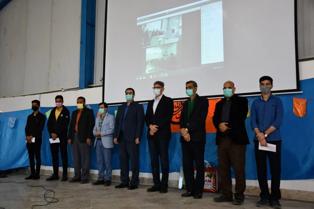 همزمان با سالروز میلاد حضرت رسول اکرم ( ص)  و میلاد امام جعفر صادق ع  برگزار شد : 
ایین استقبال از دانشجویان جدید الورود  4