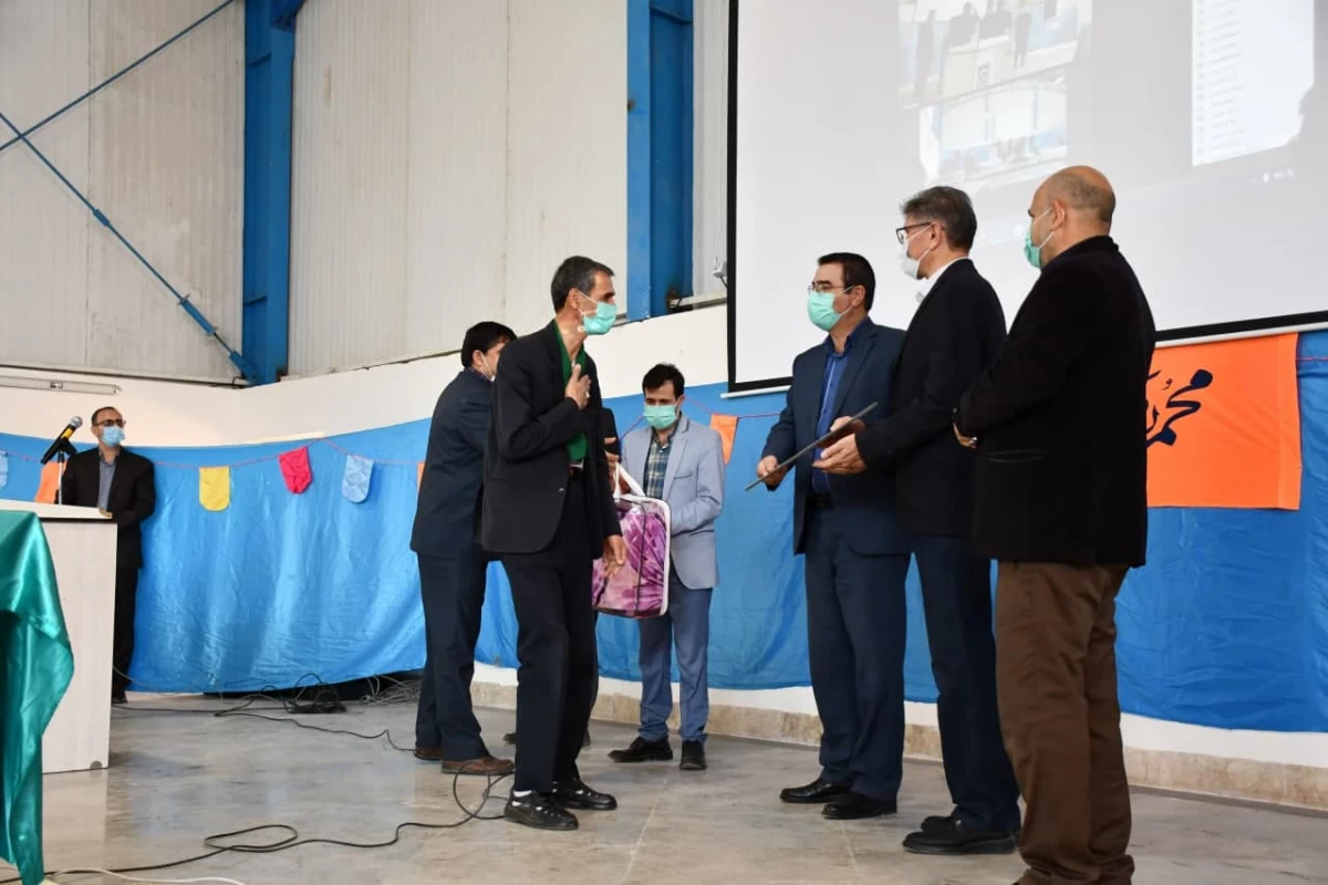 همزمان با سالروز میلاد مسعود نبی مکرم اسلام ( ص ) و امام جعفر صادق (ع) انجام شد : 
تجلیل از همکار پیشکسوت آقای سید رضا سجادی مقدم  3