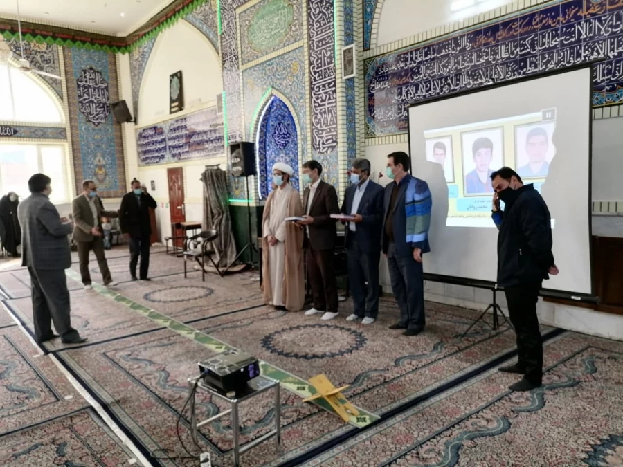 با حضور گرم دانشجویان انجام شد : 
مراسم ترحیم هفتمین روز دانشجوی عزیز زنده یاد محمد روانان  3