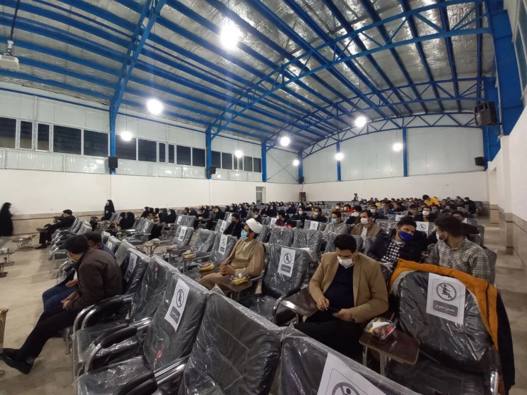 همزمان با روز دانشجو انجام شد : 
جشن  روز دانشجو با حضور دانشجویان واحد دانشور  5