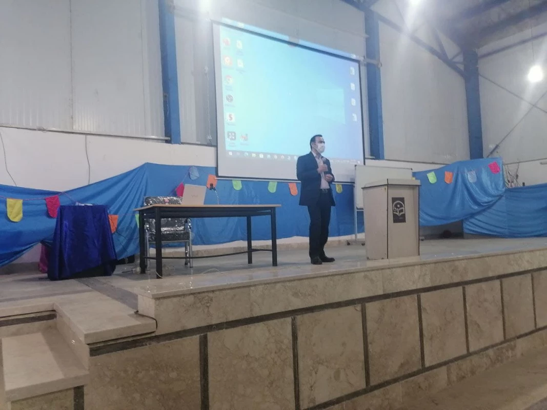 همزمان با هفته پژوهش صورت گرفت : 
کارگاه آموزشی اقدام پژوهی ، باید ها و نباید ها با حضور آقای دکتر سیفی  2