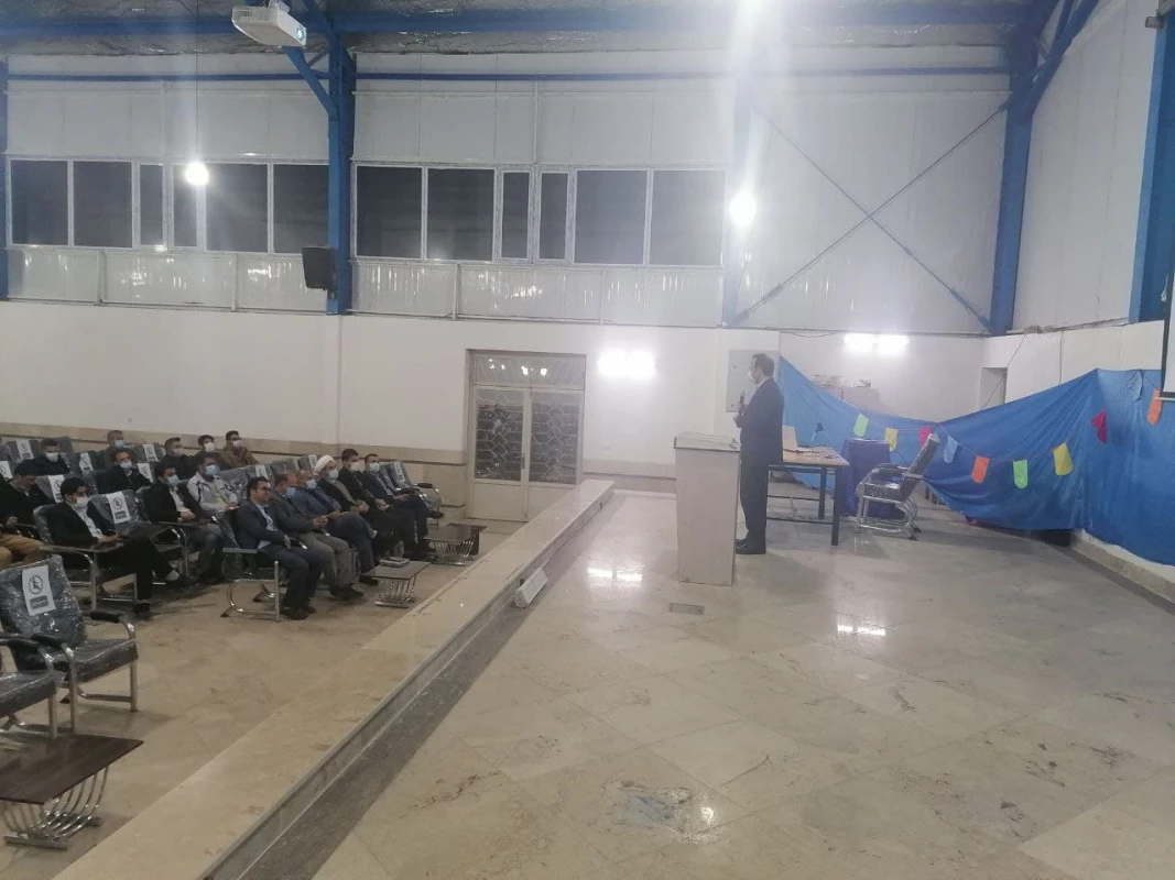 همزمان با هفته پژوهش صورت گرفت : 
کارگاه آموزشی اقدام پژوهی ، باید ها و نباید ها با حضور آقای دکتر سیفی  5