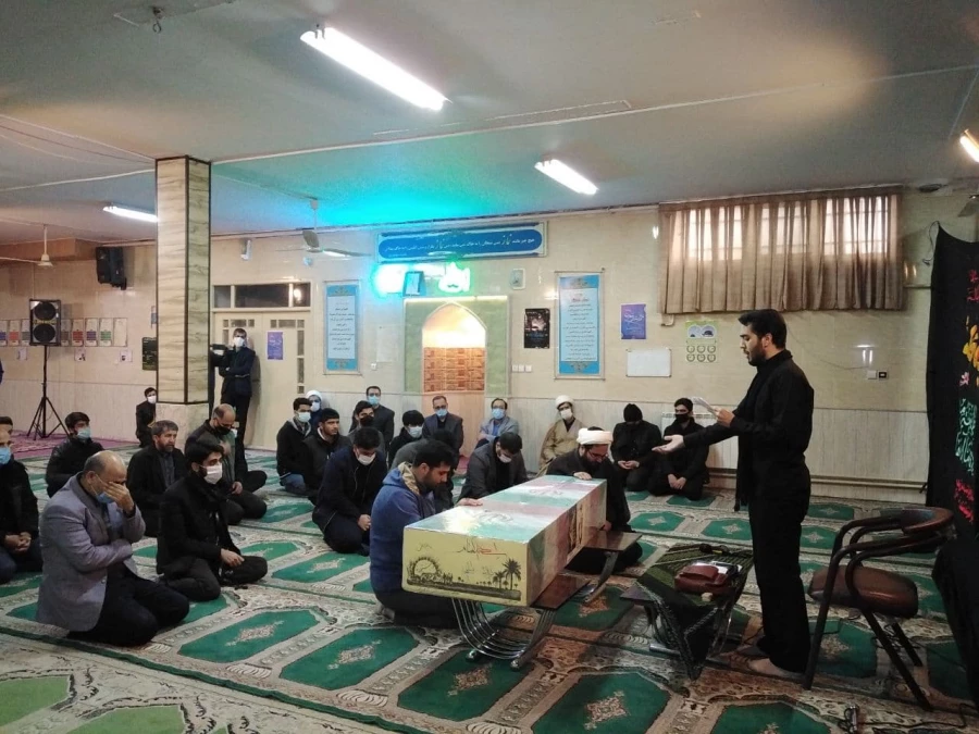 همزمان با سالروز شهادت حضرت صدیقه کبری و دومین سالگرد شهادت سردار شهید حاج قاسم سلیمانی برگزار شد : 
میزبانی از شهید گمنام و برگزاری مراسم عزاداری و سخنرانی  4