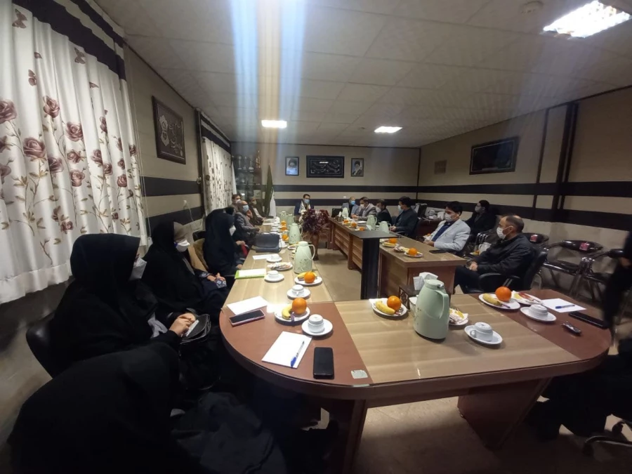 با حضور مدرسین کارورزی واحد دانشور برگزار شد : 
اولین جلسه کارگاهی کارورزی 2 و 4  4