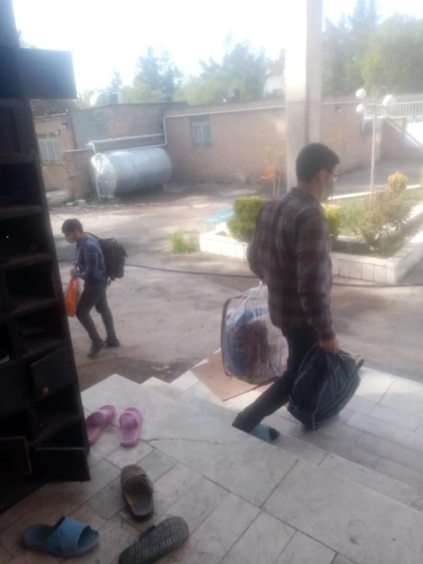 همزمان با حضور دانشجویان در واحد دانشور 
بازگشت شور و نشاط محیط دانشجویی به فضای دانشگاه  2