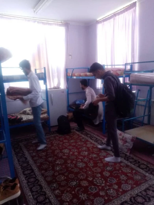 همزمان با حضور دانشجویان در واحد دانشور 
بازگشت شور و نشاط محیط دانشجویی به فضای دانشگاه  3