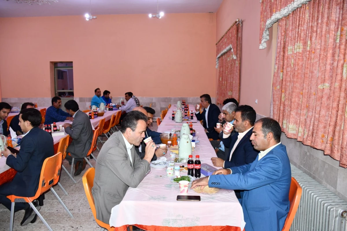 همرمان با روزهای پایانی ماه مبارک رمضان و هفته بزرگداشت مقام معلم انجام شد : 
ضیافت افطاری ویژه اساتید واحد دانشور نیشابور  2