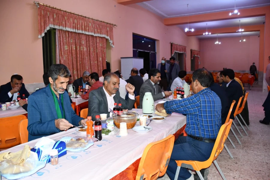 همرمان با روزهای پایانی ماه مبارک رمضان و هفته بزرگداشت مقام معلم انجام شد : 
ضیافت افطاری ویژه اساتید واحد دانشور نیشابور  5